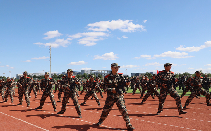 學校舉行2024級新生開學典禮